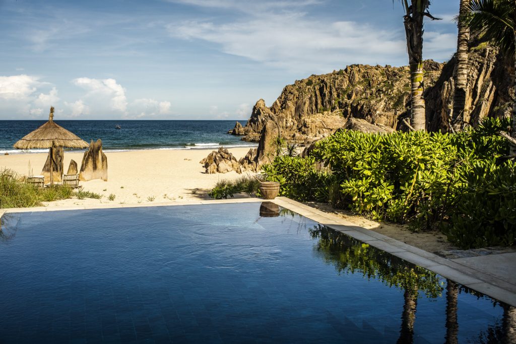 Zannier-Hotels-Bãi-San-Hô-Beach-Pool-Villa-Exterior-12-©️-Frederik-Wissink-for-Zannier-Hotels-scaled